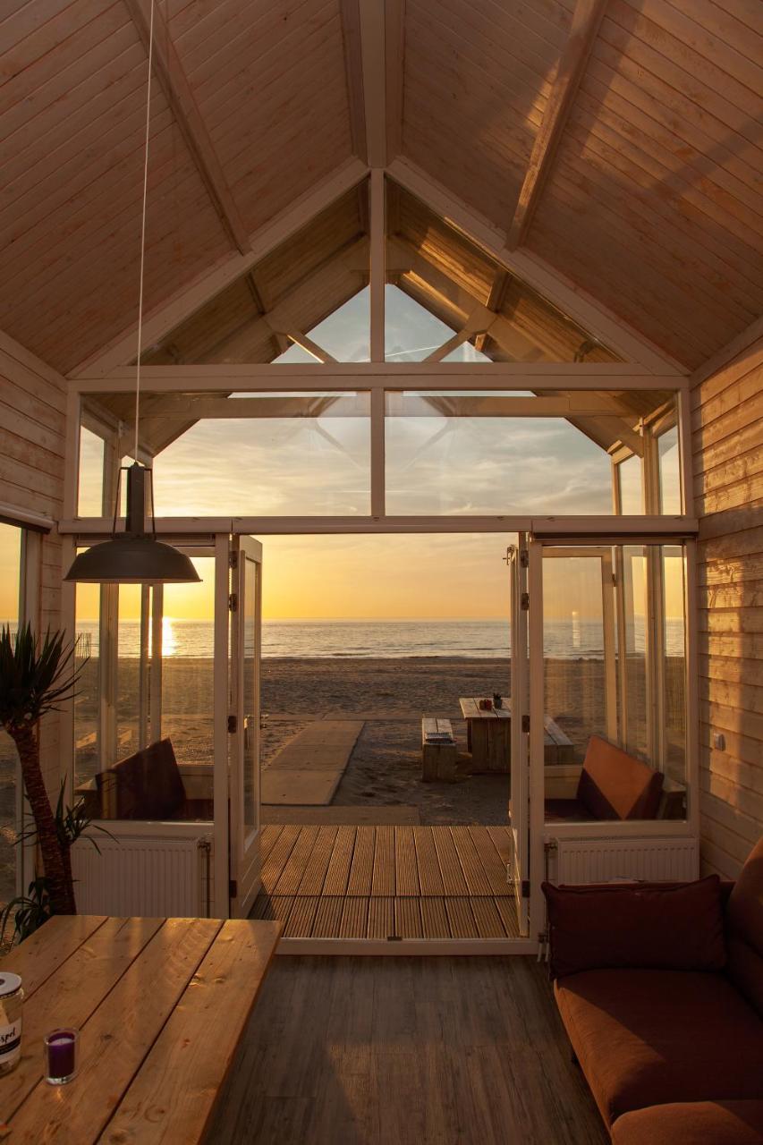 Surf en beach strandhuisjes Katwijk aan Zee Buitenkant foto