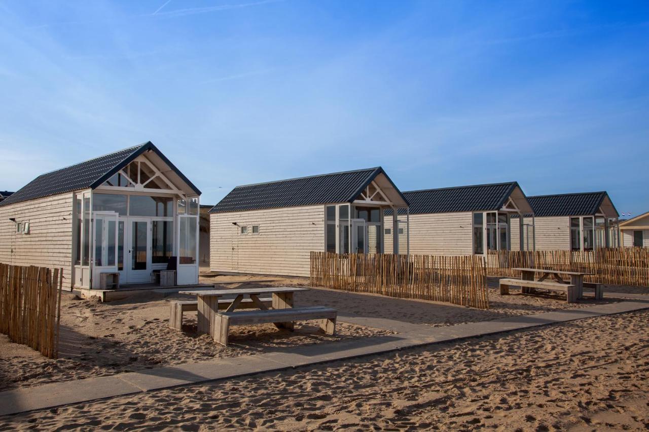 Surf en beach strandhuisjes Katwijk aan Zee Buitenkant foto
