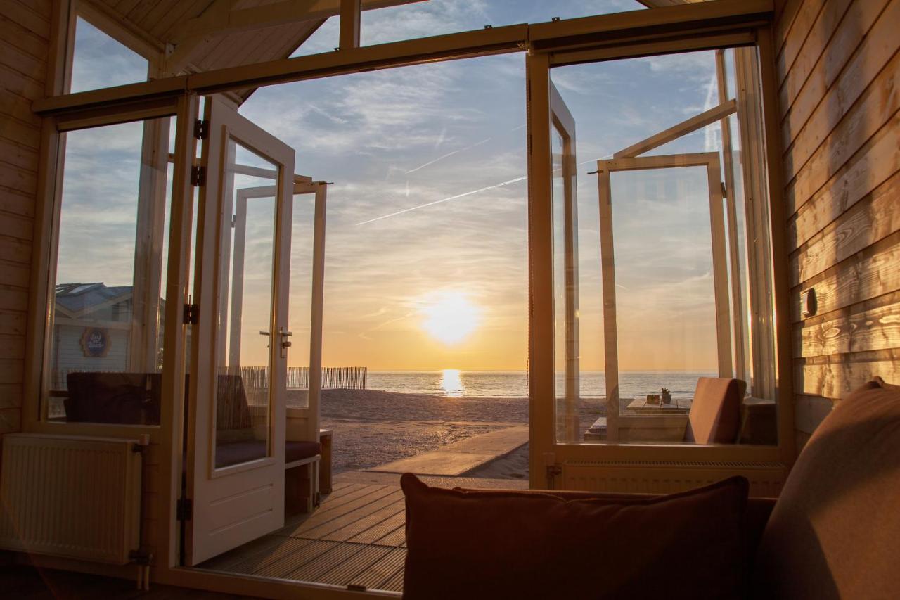 Surf en beach strandhuisjes Katwijk aan Zee Buitenkant foto